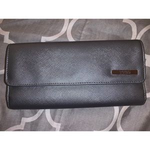 Kenneth Cole magnetic wallet